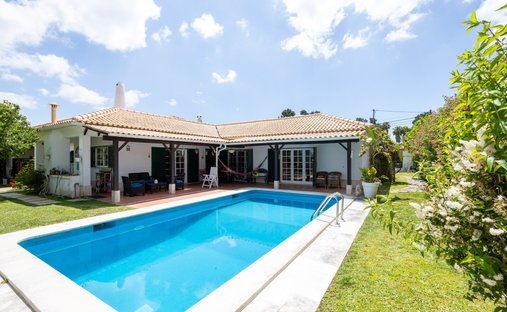 House in Corroios, Setubal, Portugal 1