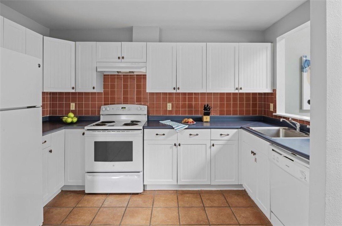 Condo in Jamestown, Rhode Island, United States 4 - 17951538