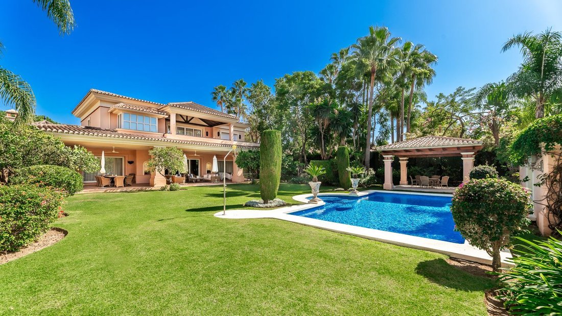 Villa in Puerto Banus, Marbella, Spain 1 - 17947263