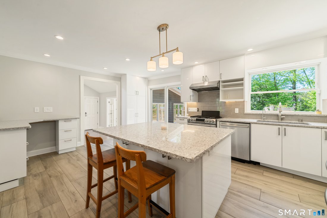 House in Trumbull, Connecticut, United States 4 - 17955910