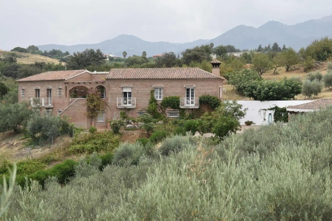 Finca in Alhaurin el Grande, Andalusia, Spain 4 - 17947351