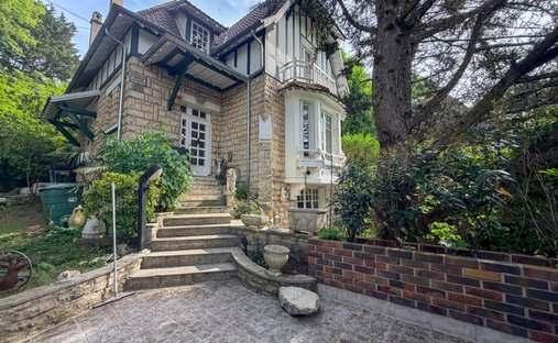 House in Thiers, Le Raincy, France 1