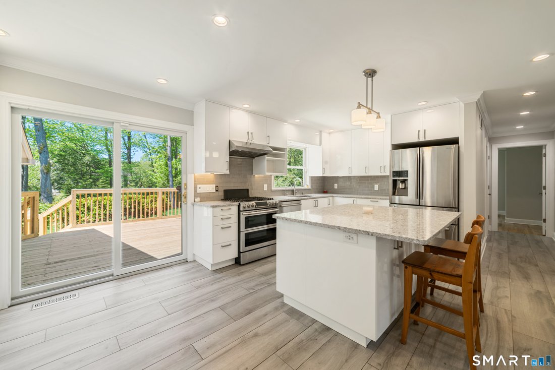 House in Trumbull, Connecticut, United States 3 - 17955910