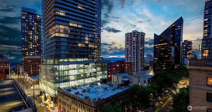 Condo in Seattle, Washington, United States 1 - 17955678