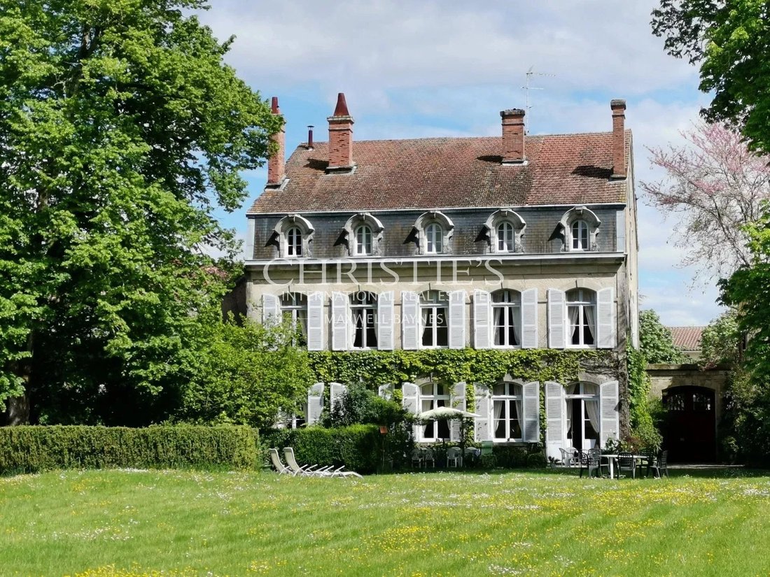 Estate in Saint-Justin, Nouvelle-Aquitaine, France 1 - 17949259