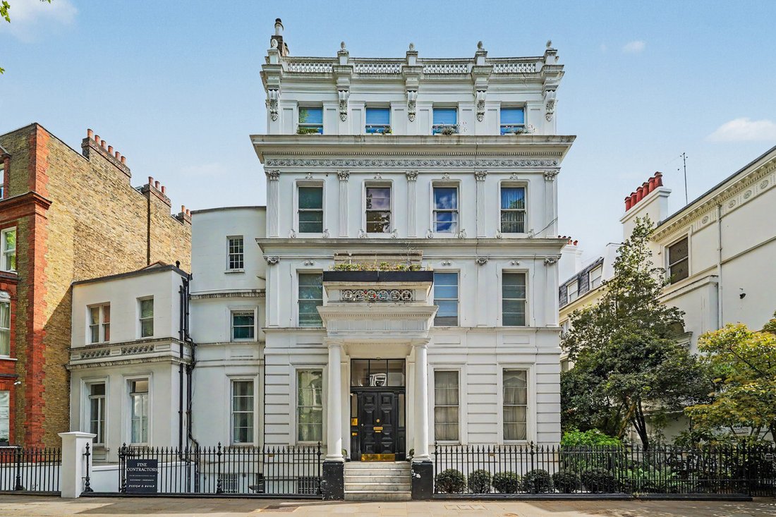 Apartment in Earls Court, Kensington And Chelsea, England 1 - 17954379