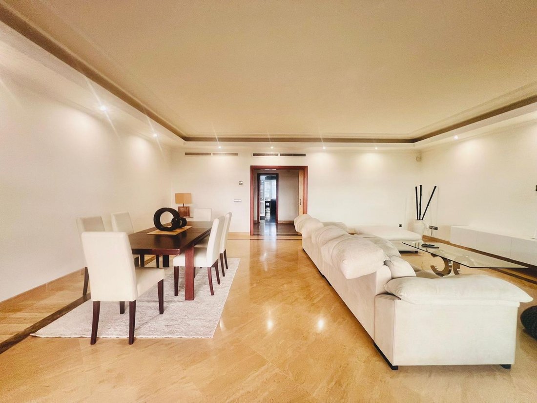Apartment in Puerto Banus, Marbella, Spain 2 - 17947316