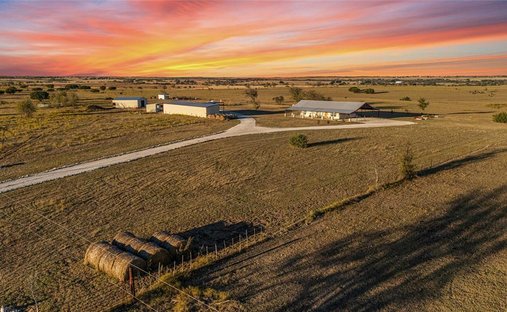 Farm Ranch in Clifton, Texas, United States 1