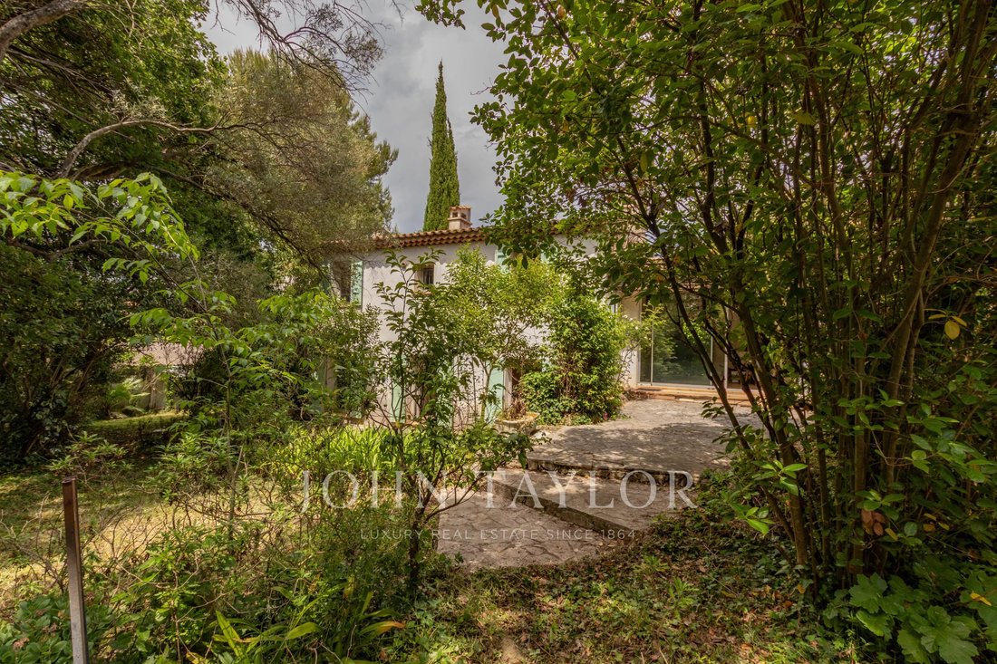Villa in La Constance-Le Puy, Antibes, France 1 - 17948947