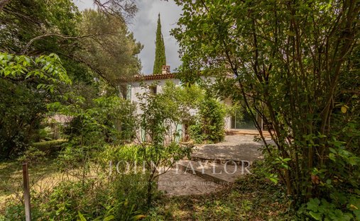 Villa in La Constance-Le Puy, Antibes, France 1