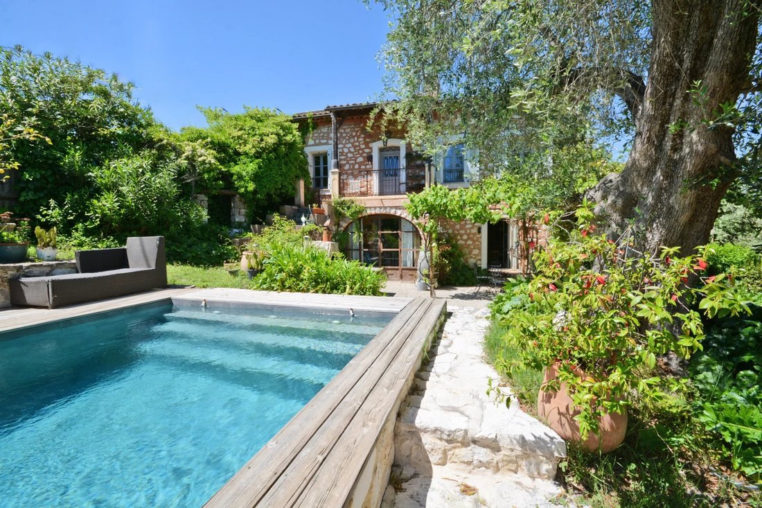 Villa in Nord, Roquefort-les-Pins, France 3 - 17947418
