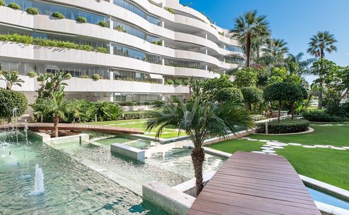 Apartamento en Playa Puerto Banús, Marbella, España 1
