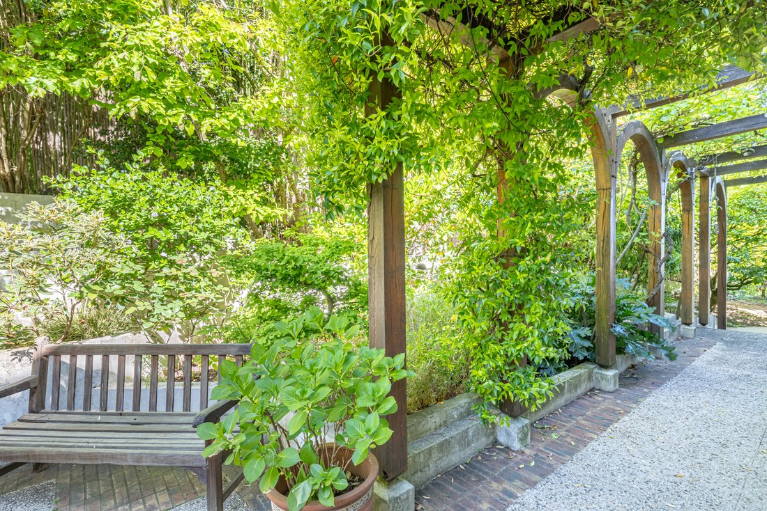 House in Plateau Ouest, Suresnes, France 4 - 17628597