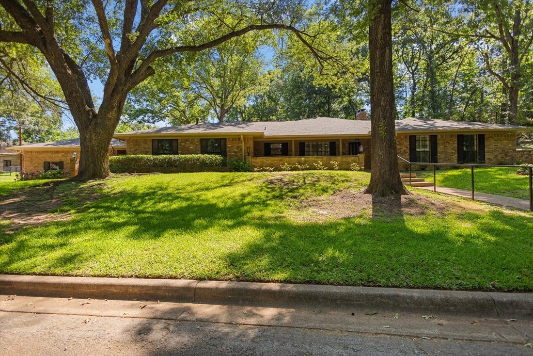 House in Palestine, Texas, United States 2 - 17949455