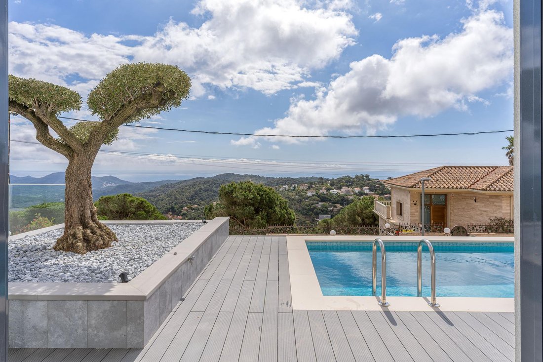 Villa in Lloret de Mar, Catalonia, Spain 1 - 17947859