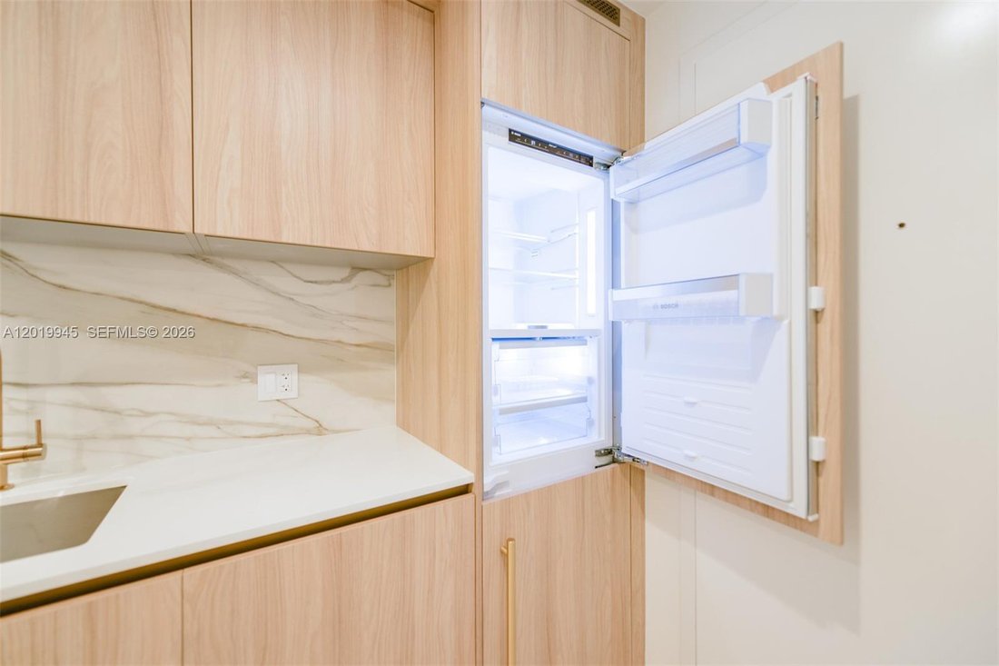 Condo in Miami, Florida, United States 5 - 17953272