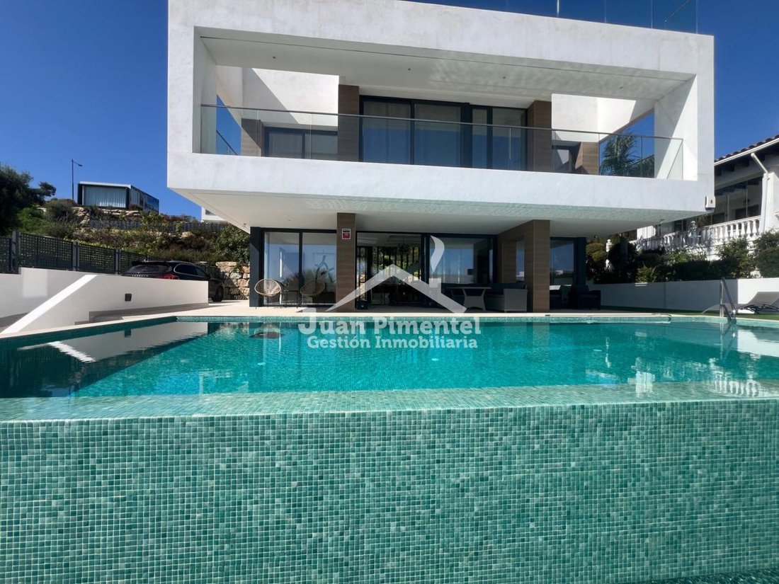 Chalet in Estepona, Andalusia, Spain 2 - 17947339