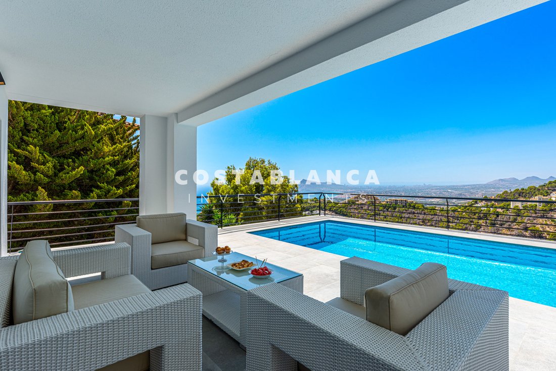 Villa in Zona de Mascarat, Valencian Community, Spain 1 - 17948399