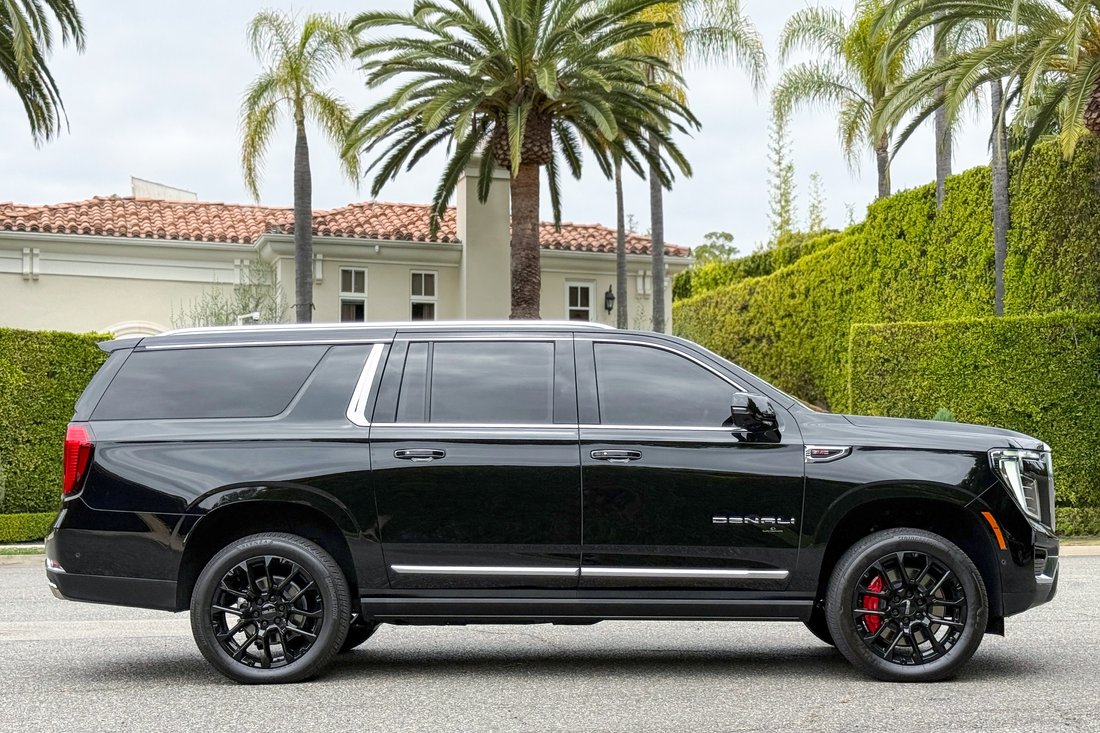 Suv in West Hollywood, CA, United States 4 - 17948784