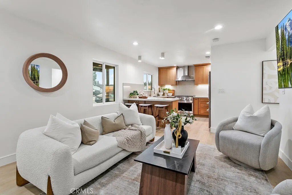 Westminster, California, United States 5 - 17953234