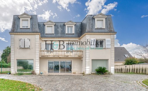 House in Les Sablons, Villecresnes, France 1