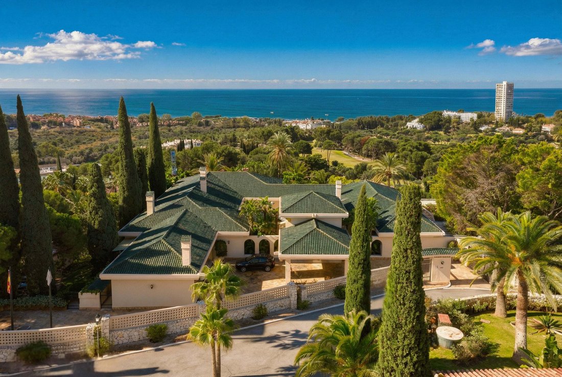 Villa in Rio Real, Marbella, Andalusia 1 - 17947334
