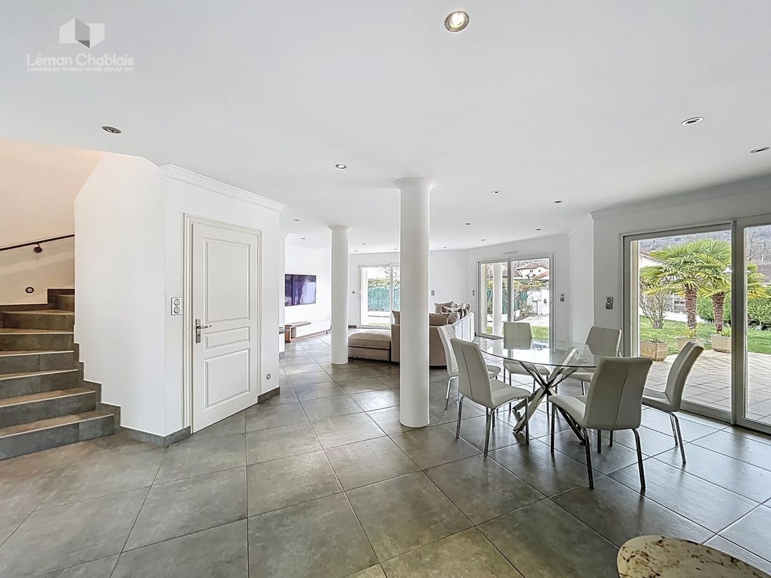 Villa in Evian-les-Bains, Auvergne-Rhône-Alpes, France 4 - 17494048