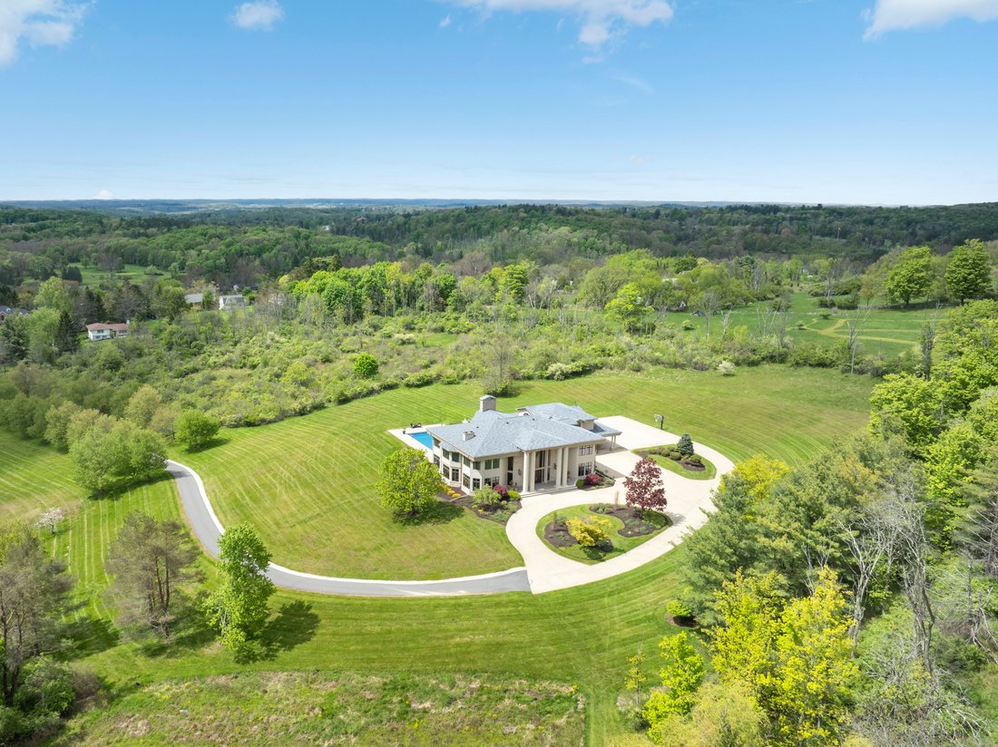 House in Clarks Summit, Pennsylvania, United States 1 - 17948896