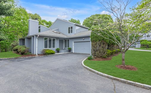 Condo in Northport, New York, United States 1