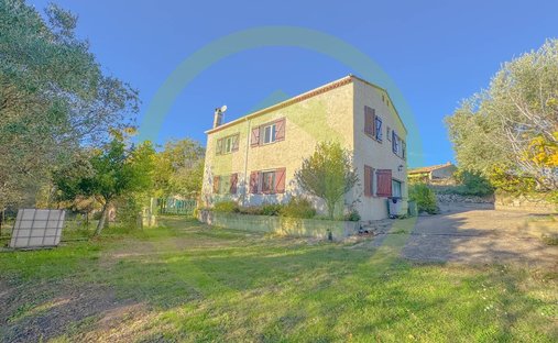 Maison à Saint-Paul-en-Forêt, Provence-Alpes-Côte d'Azur, France 1