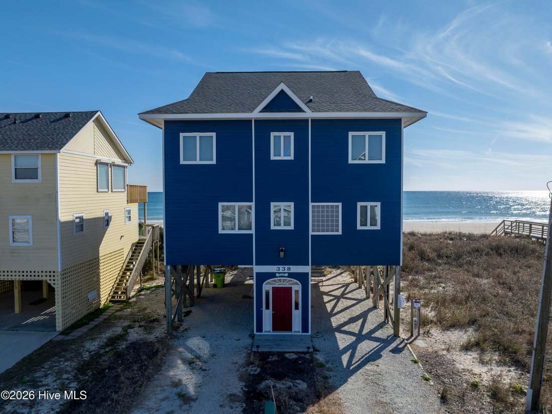House in North Topsail Beach, North Carolina, United States 1 - 17953379