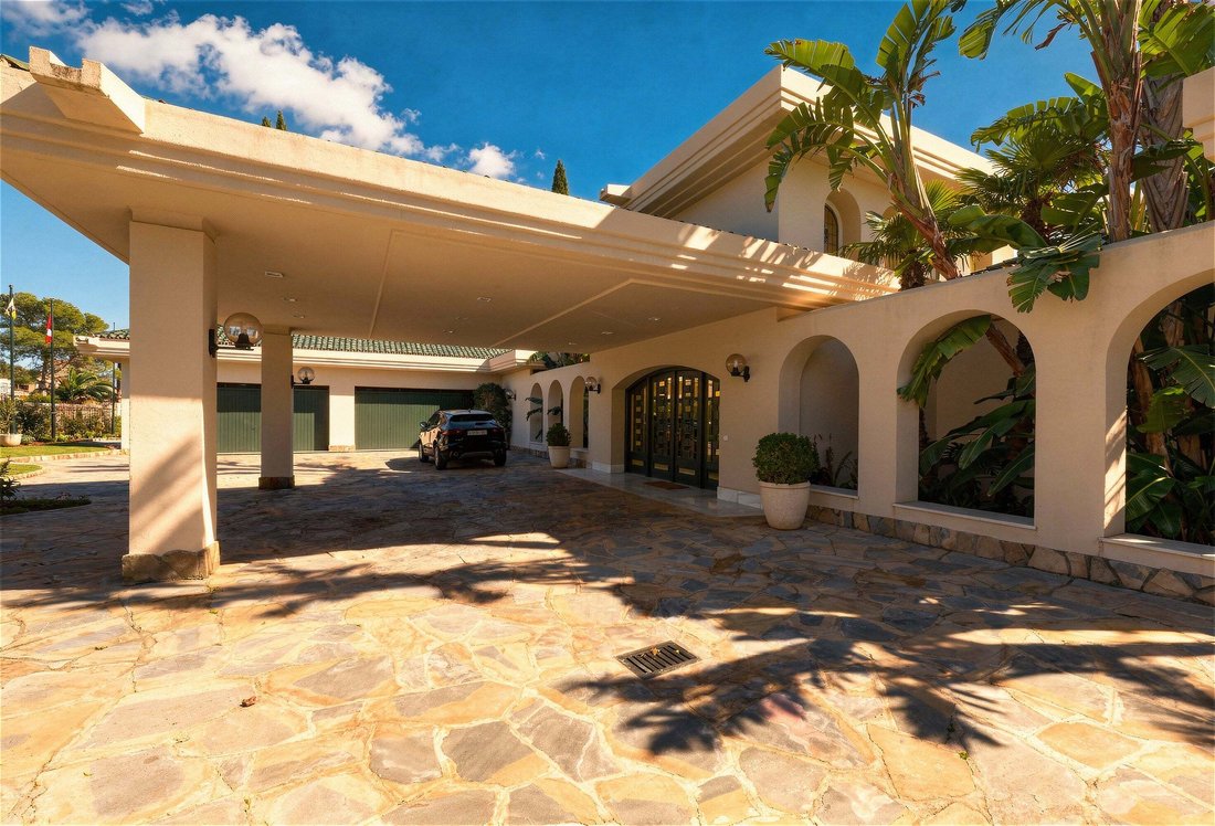 Villa in Rio Real, Marbella, Andalusia 5 - 17947334