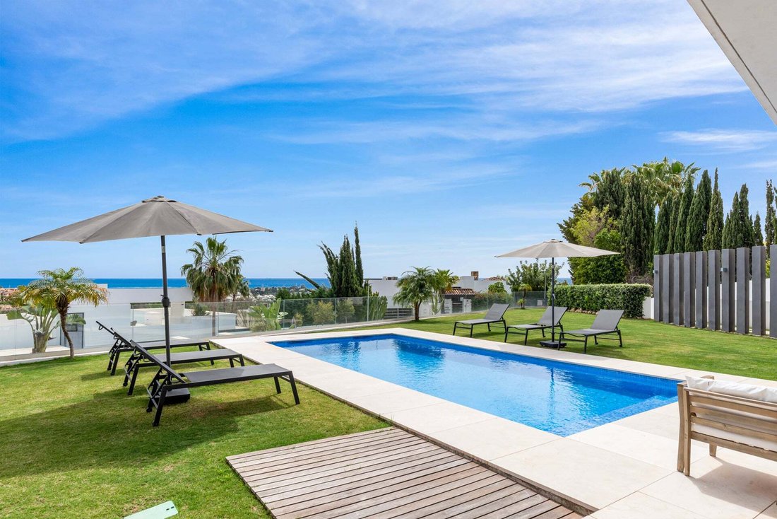 Villa in Benahavis, Andalusia, Spain 1 - 17947390