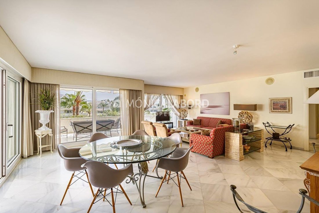 Apartment in Puerto Banus, Marbella, Spain 4 - 17947282