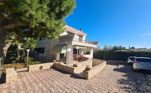 Villa in Historic Center, Bisceglie, Apulia 1