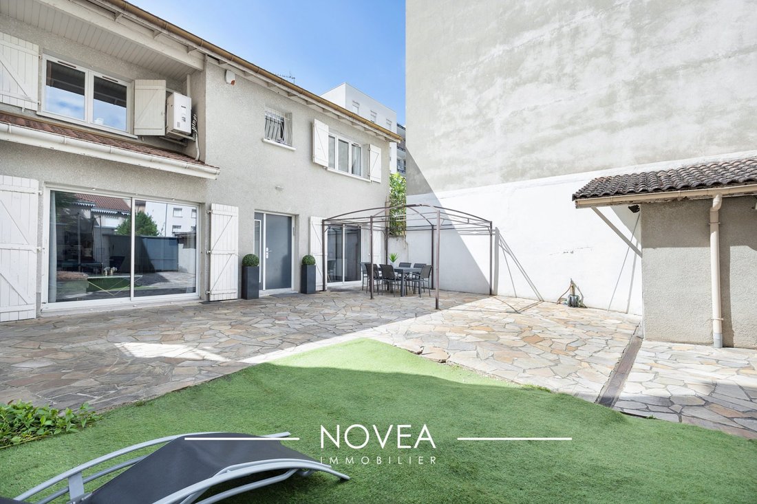 House in Zola - Pressence, Villeurbanne, France 1 - 17955457