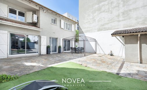 House in Zola - Pressence, Villeurbanne, France 1