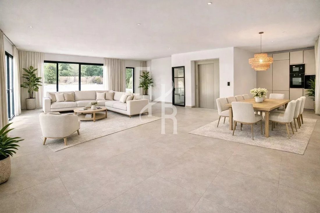 Villa in Mougins, Provence-Alpes-Côte d'Azur, France 2 - 17947120