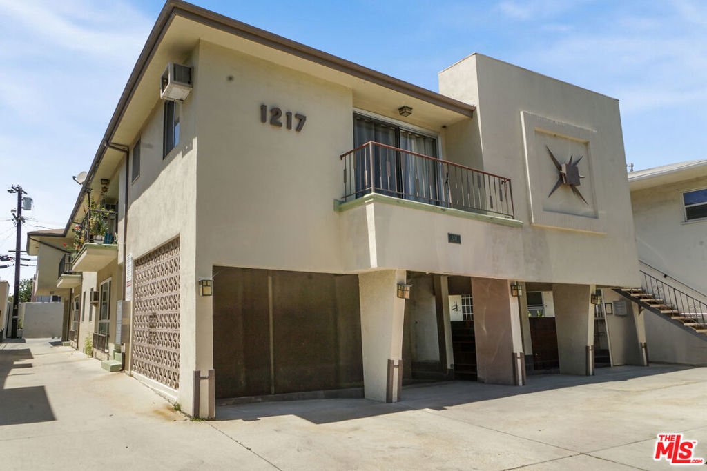 Los Angeles, California, United States 2 - 17953754