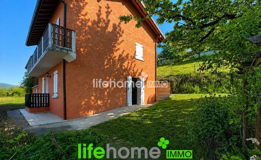 House in Bellegarde-sur-Valserine, Valserhone, France 1