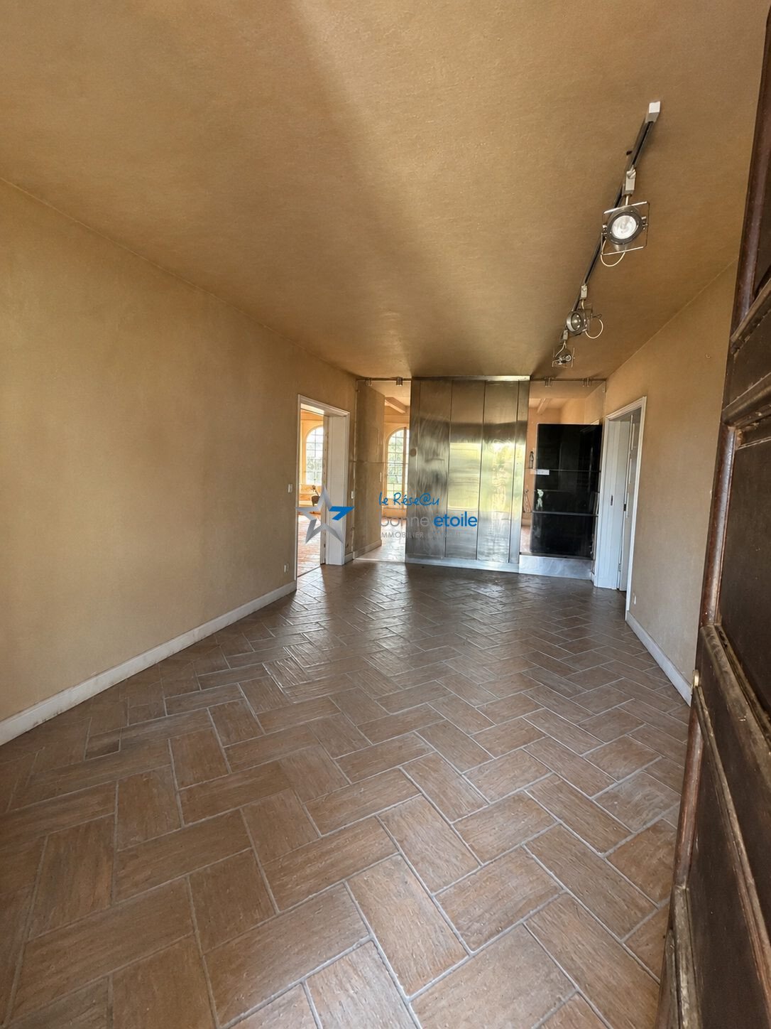 Villa in Ouest et Sud, Borgo, France 3 - 17955368