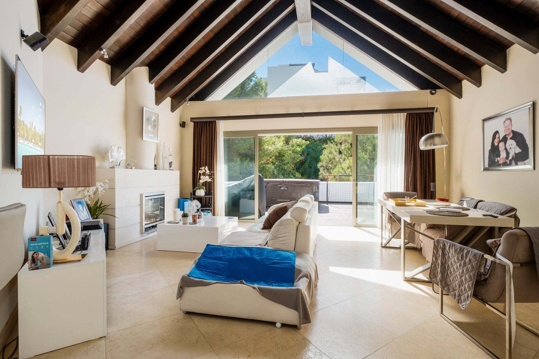 Apartment in Benahavis, Andalusia, Spain 2 - 17951544