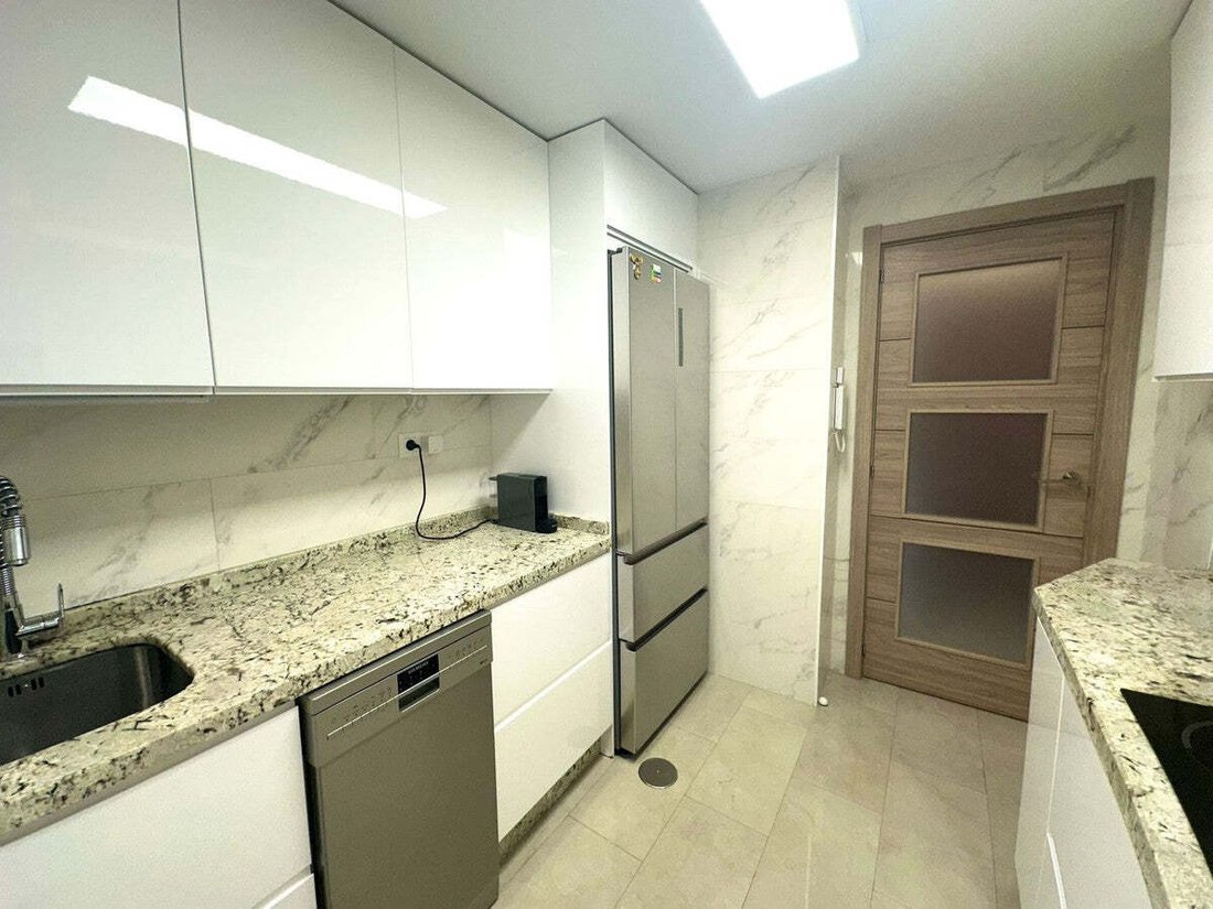 Apartment in Marbella, Andalusia, Spain 4 - 17955992
