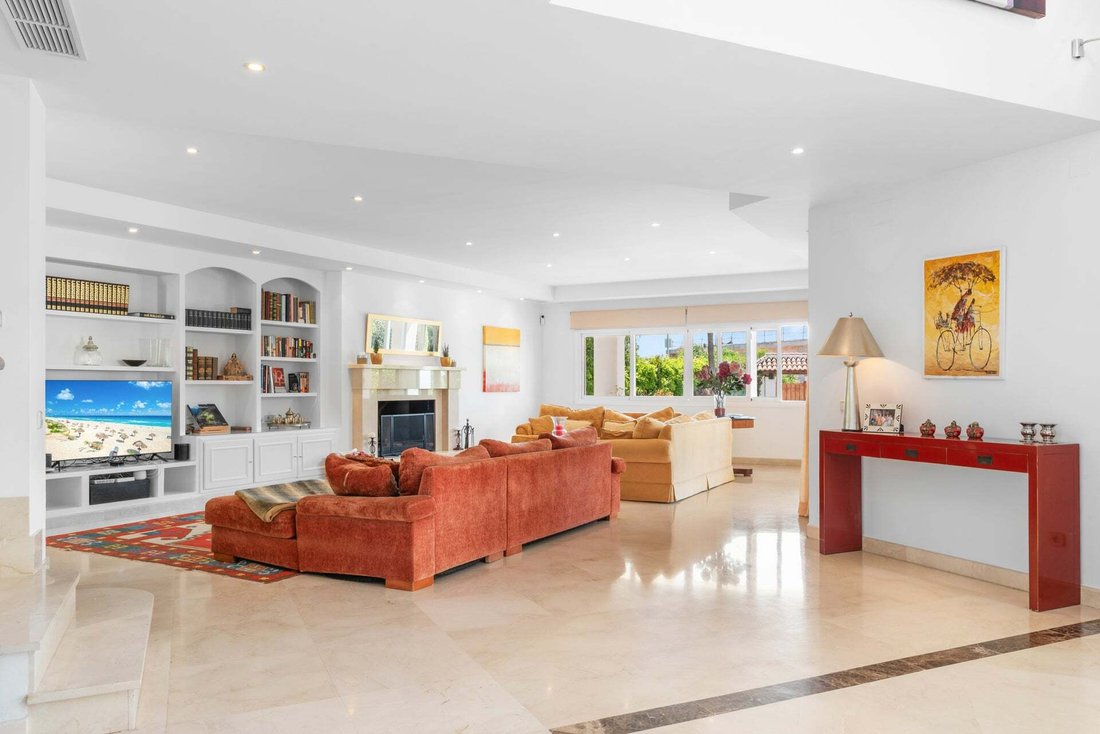 Villa in Estepona, Andalusia, Spain 5 - 17947276