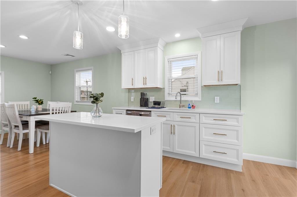 House in Westerly, Rhode Island, United States 5 - 17950556