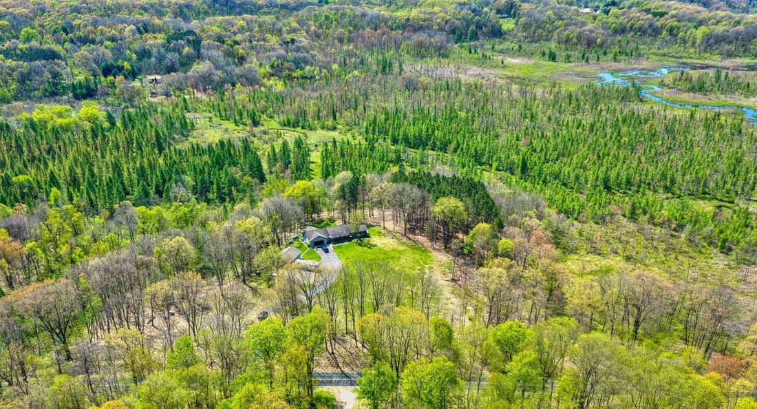 House in Battle Creek, Michigan, United States 1 - 17949140