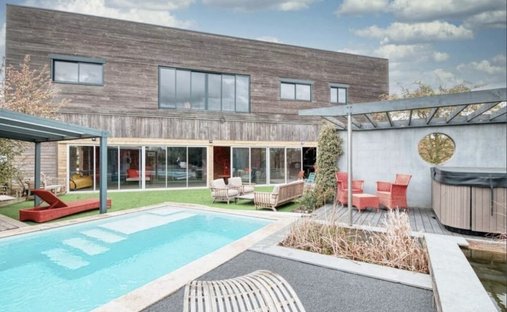 House in Tremblay-les-Villages, Centre-Val de Loire, France 1