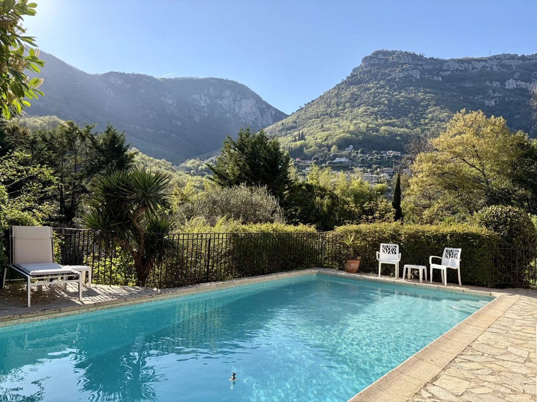House in Tourrettes-sur-Loup, Provence-Alpes-Côte d'Azur, France 2 - 12379864