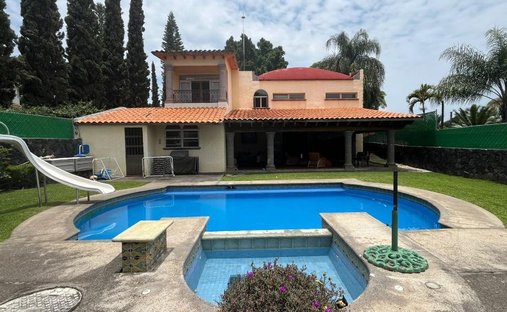 House in Lomas de Cocoyoc, Morelos, Mexico 1
