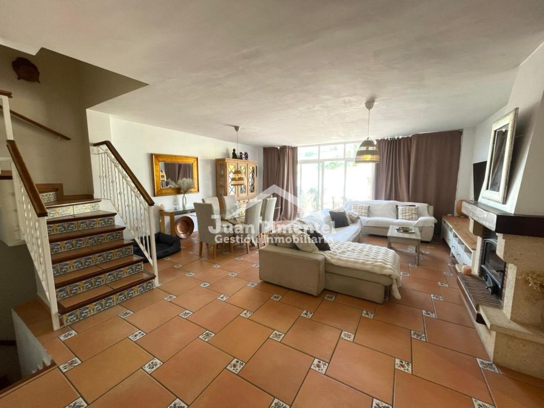 House in Estepona, Andalusia, Spain 2 - 17947421
